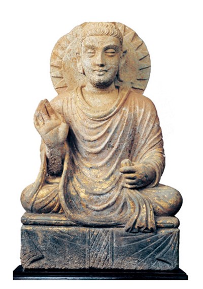 ““《仏陀坐像》（3-4世紀、平山郁夫シルクロード美術館蔵）